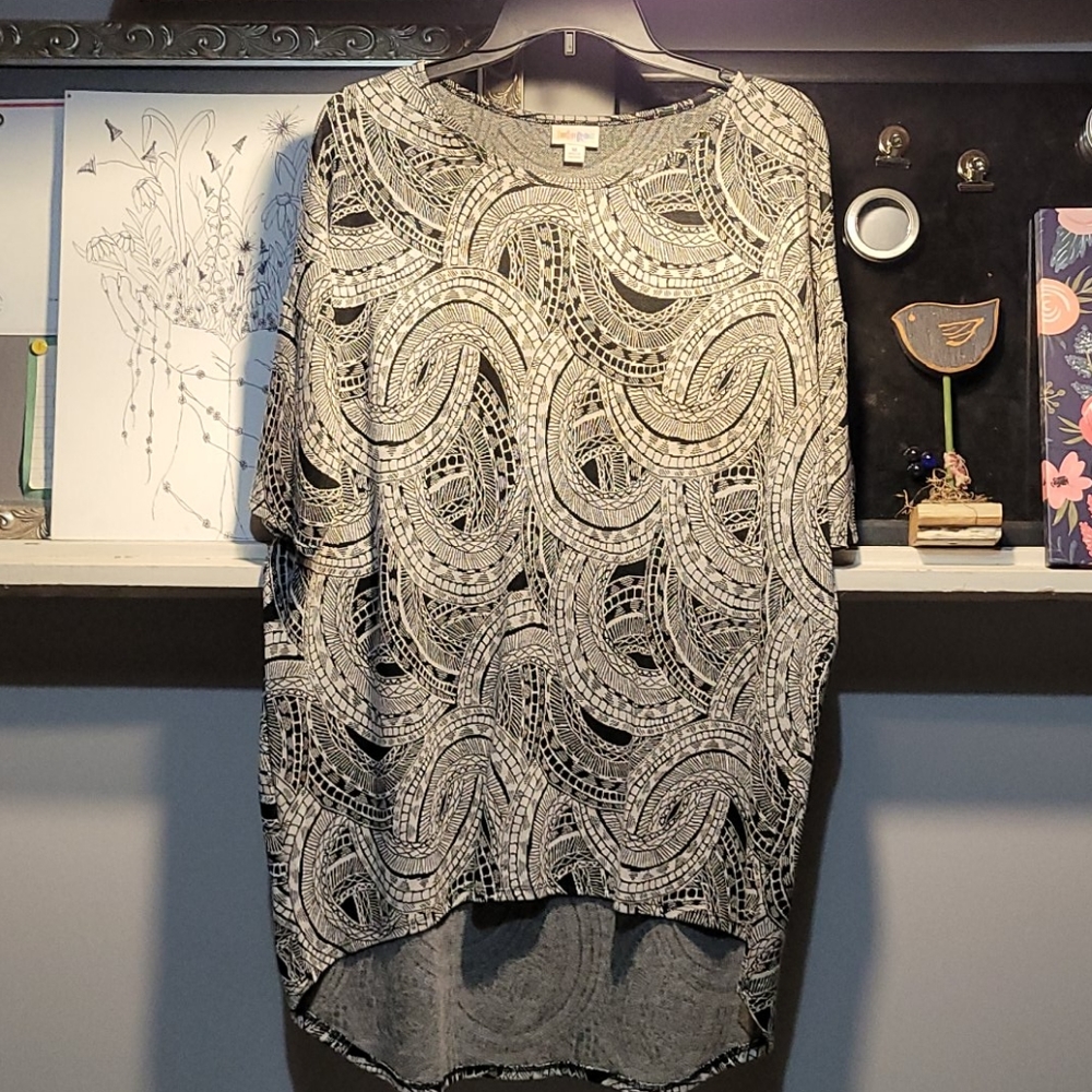 Lularoe top size m